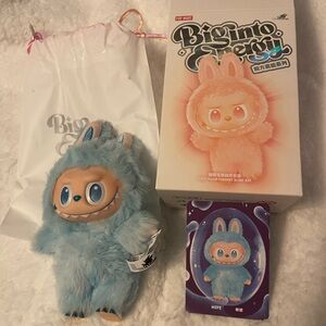 POPMART Labubu Big Into Energy Hope Figure